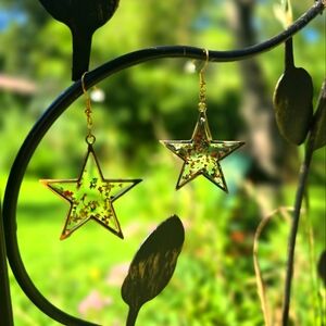 🍂 Autumn Star Resin Earrings – Handmade Gold Dangle Jewelry ✨